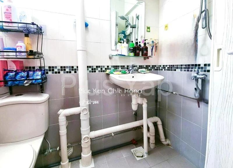 4 Room (4A) HDB for Sale in  41 Teban Gardens Road - Image 6